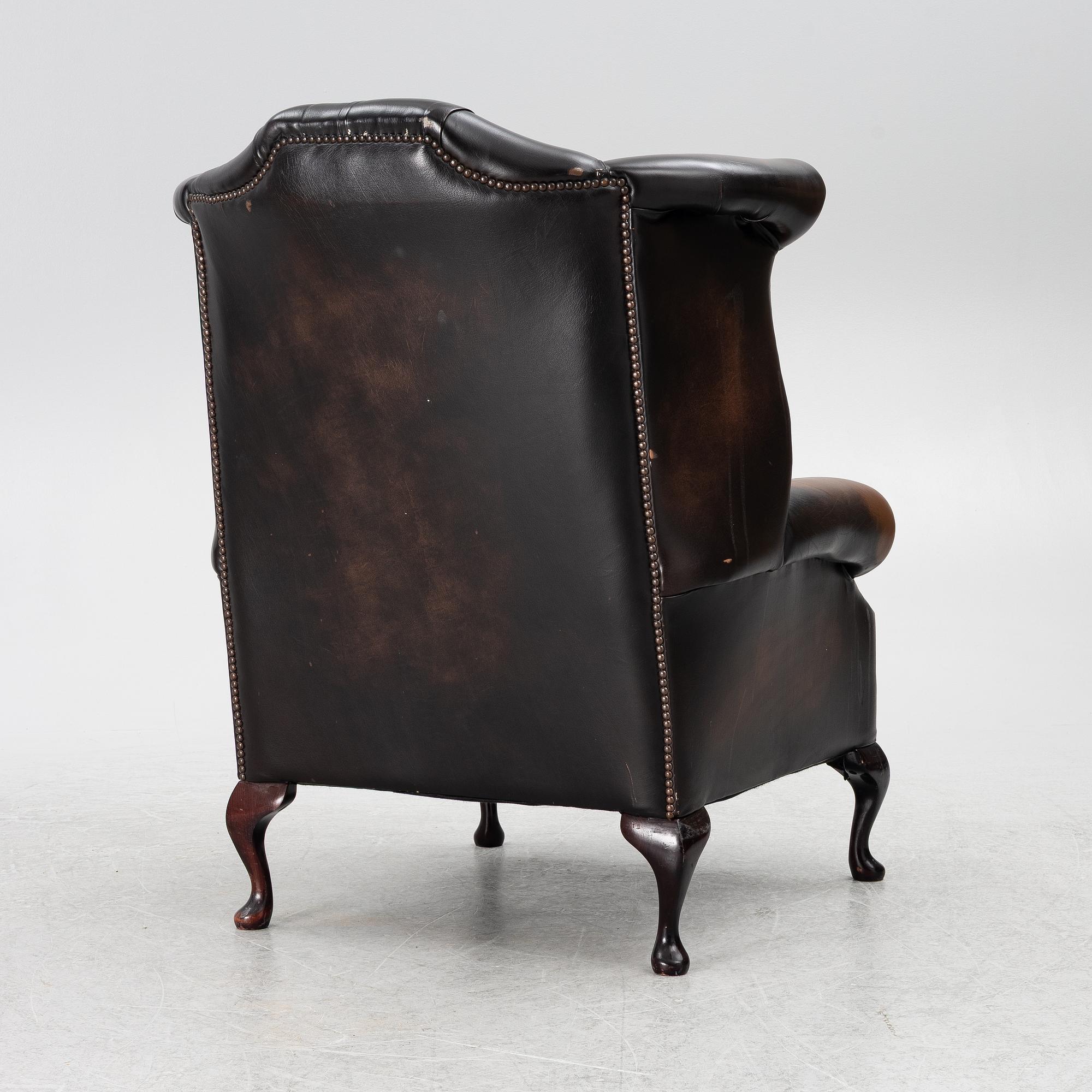 Fåtölj, engelsk stil, 1900-talet andra häkft.