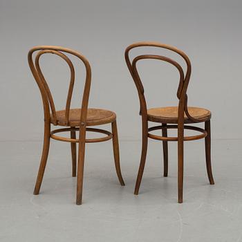 STOLAR, 2 st snarlika, cafémodell, 1900-talets början.