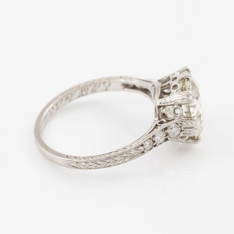 Ring, platina med briljantslipad diamant ca 3.50 ct.