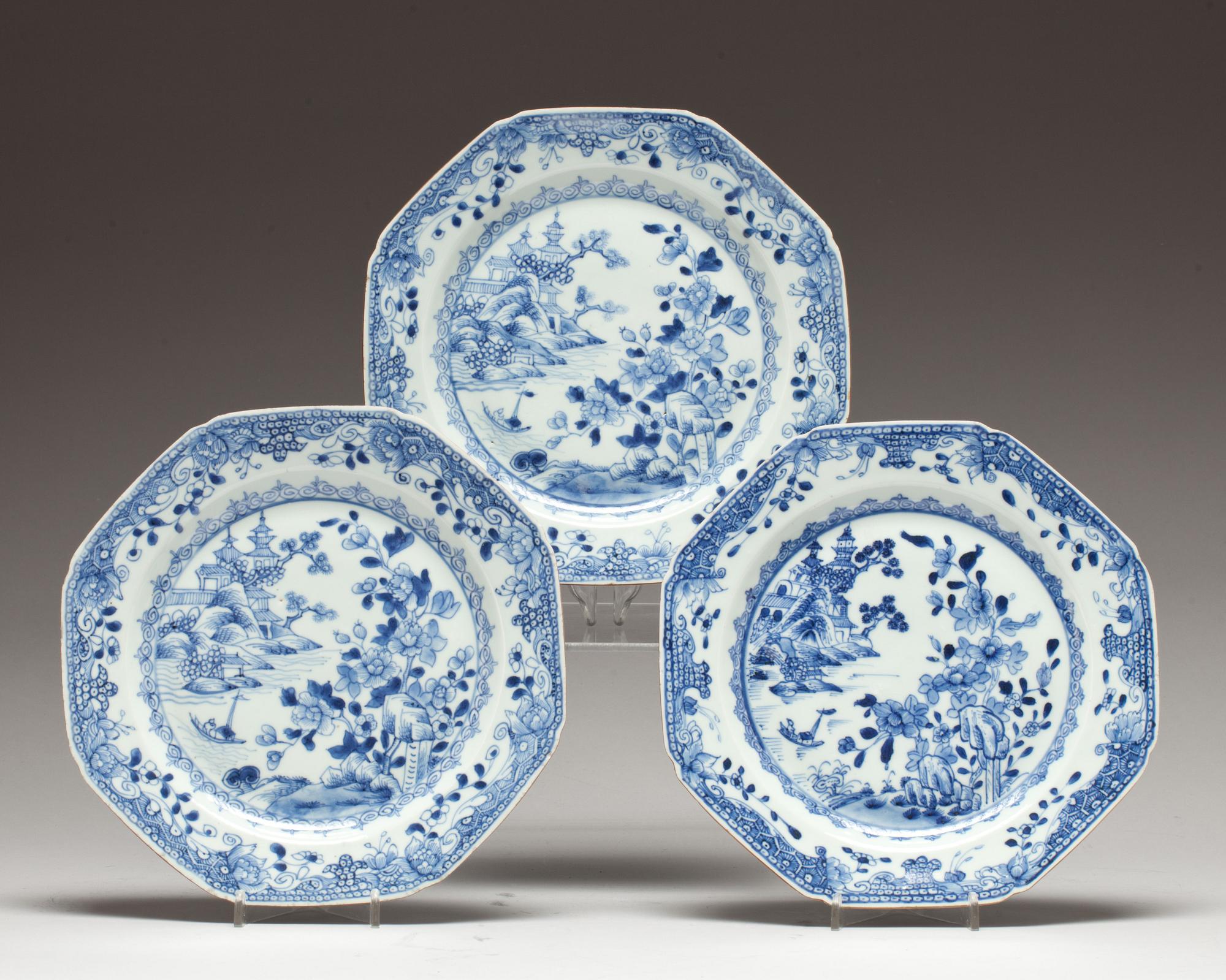TALLRIKAR, 3 st, porslin. Kina, Qianlong 1736-95.