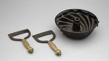 KAKFORM samt KÖTTHACKA, 3 delar,1800-tal.