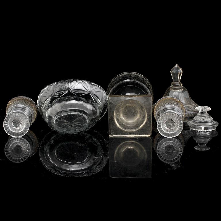 Three cups and a bowl, glass, Anglo-Irish, 19th century.