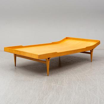 A 'T303 Berlin 60' daybed by Bruno Mathsson, Firma Karl Mathsson, Värnamo, Sweden.