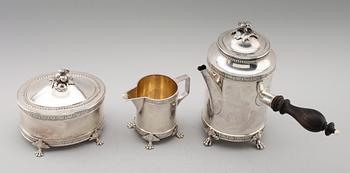 KAFFESERVIS, tre delar, silver, JE Torsk och GAB, Stockholm 1898. Vikt ca 1184 gram.