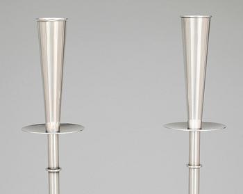 LJUSSTAKAR, ett par, silver, Tore Eldh, K&EC, Göteborg. 1962 samt 1966.