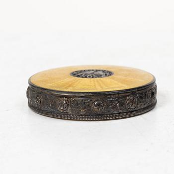 Powder compact, sterling silver and enamel, Austria, after 1922.