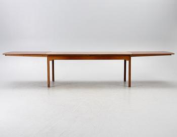 A Skandivanian dining table, 1950's/60's.