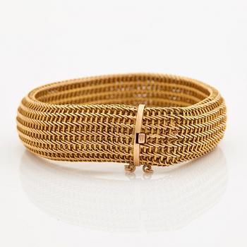 A bracelet with mesh-links.