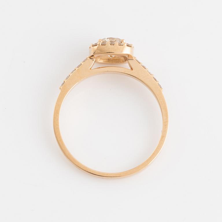 Brilliant cut diamond ring.