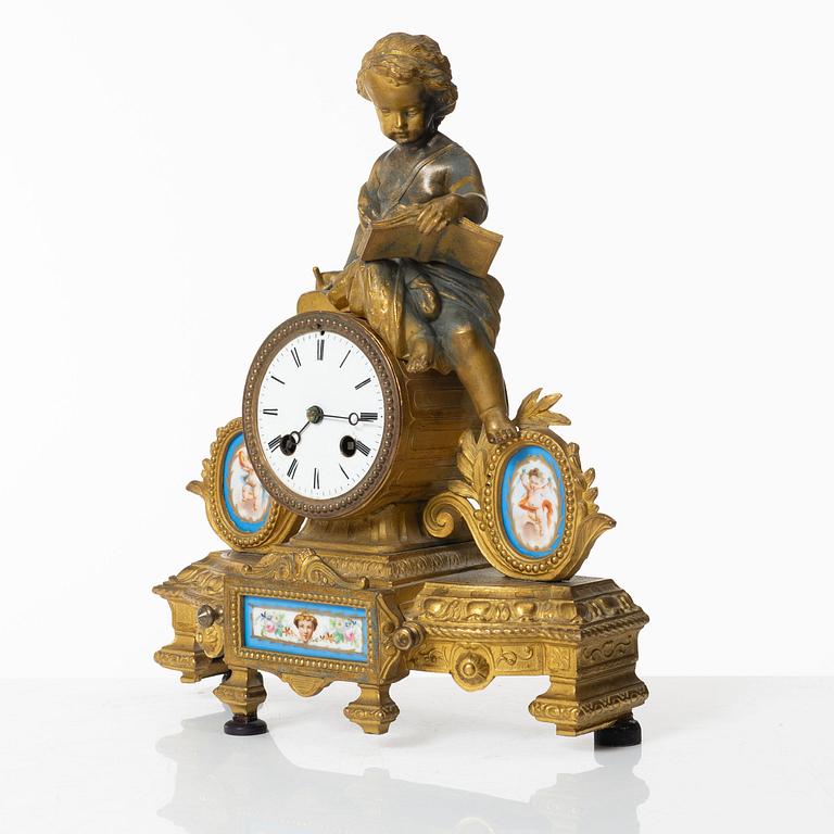 Bordspendyl, Frankrike, omkring år 1900. Louis XVI-stil.