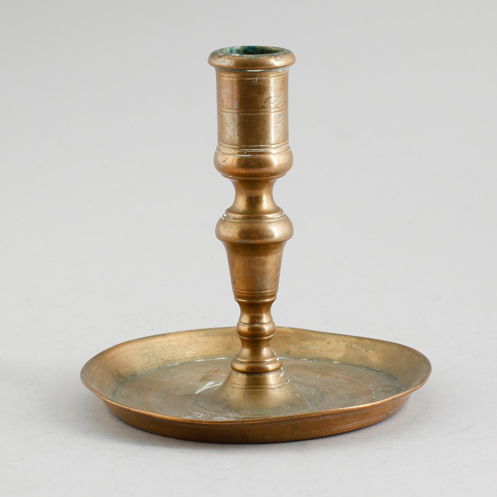 LJUSSTAKE, mässing, 1700-talets första hälft.