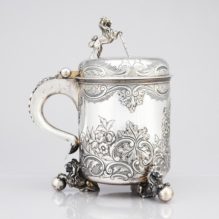 A Swedish 20th century parcel-gilt tankard, CG Hallberg, Stockholm 1916.