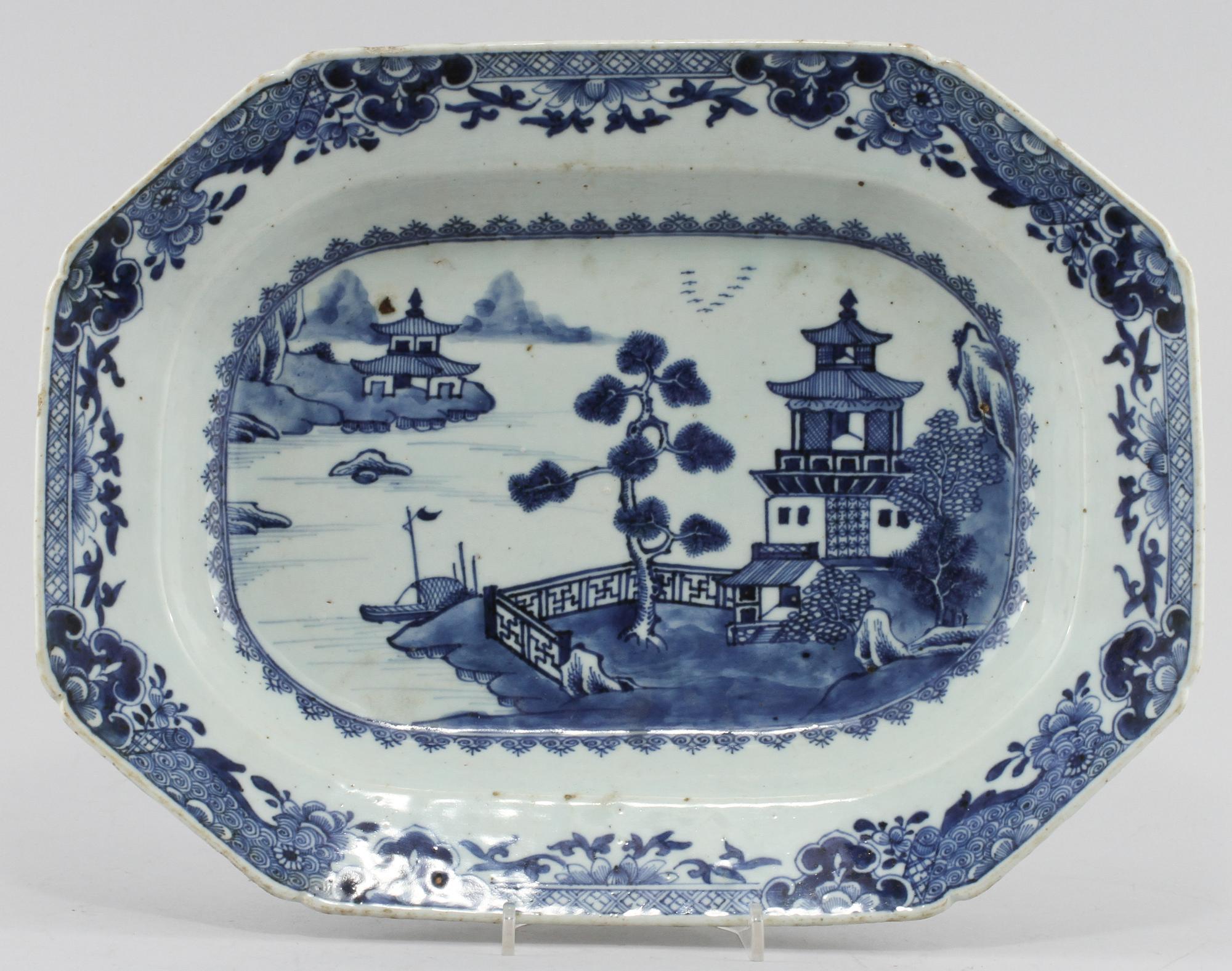 SKÅLFAT, porslin, Kina, 1700-tal.