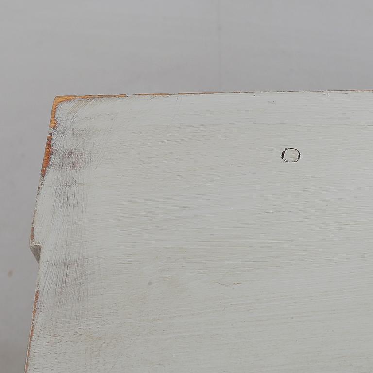 BYRÅ, sengustaviansk, tidigt 1800-tal.