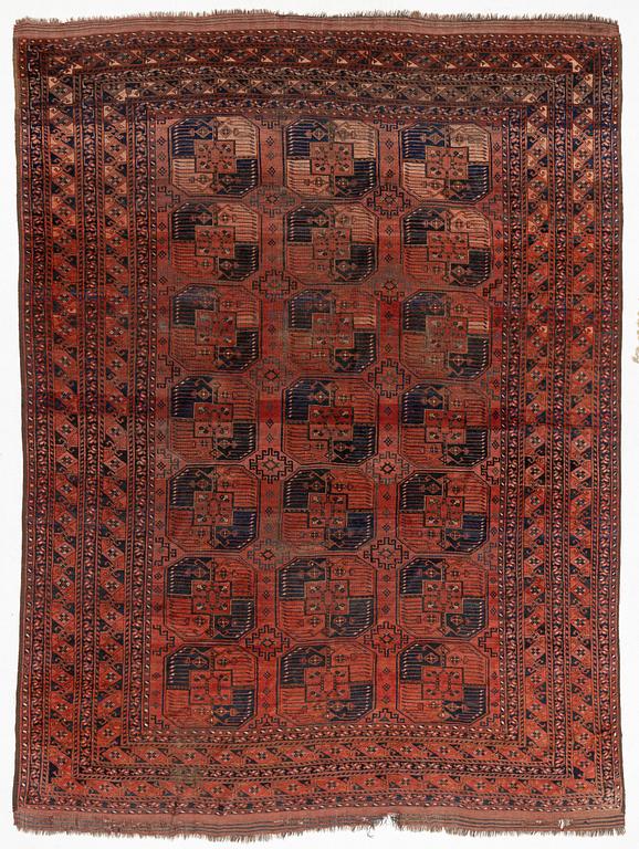 An antique carpet, Ersari, Afghanistan, ca 426 x 311 cm.