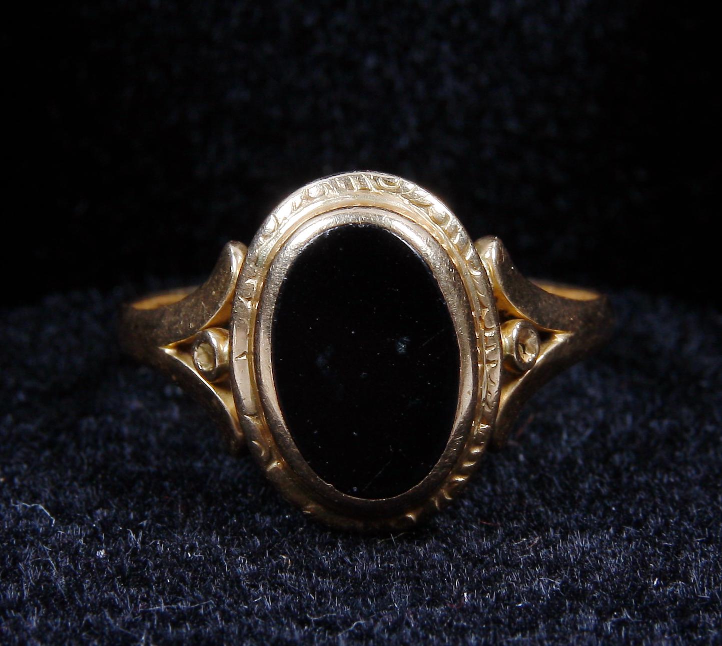 KLACKRING, guld, vikt 5 gram.