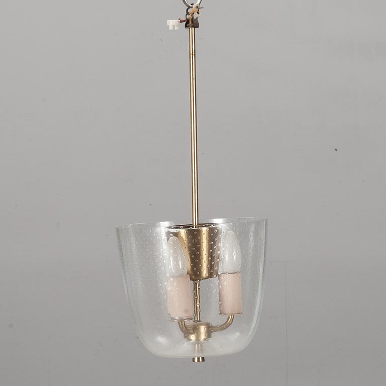 TAKLAMPA, mässing och glas, 1950/60-tal.