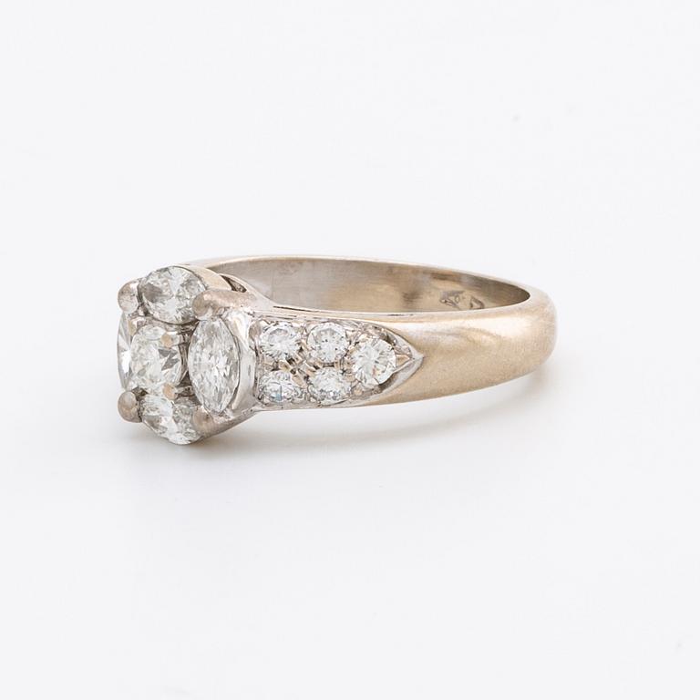 RING 18k whitegold w marquise and brilliant-cut diamonds approx 1,2 ct in total.