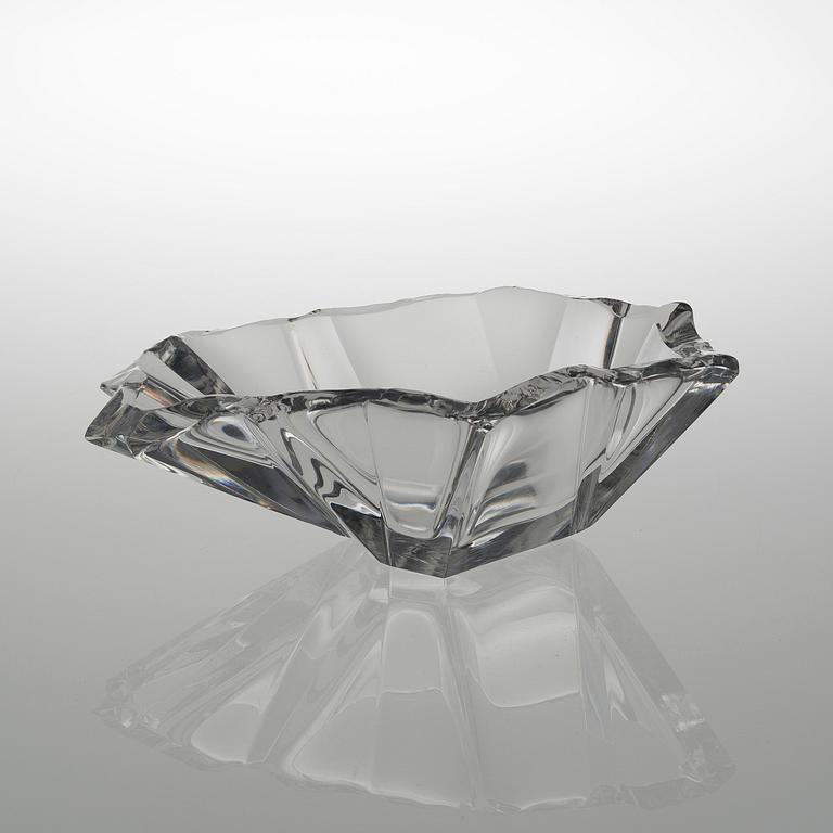 TAPIO WIRKKALA, A BOWL. "Ice cube". Signed Tapio Wirkkala 3847. 1950s.