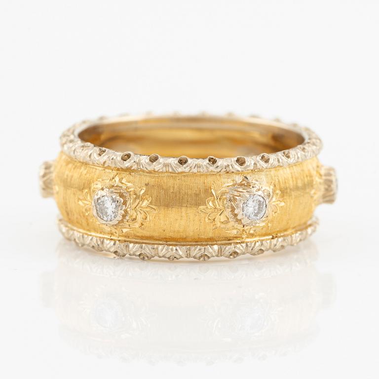 Ring, gold with brilliant-cut diamonds.