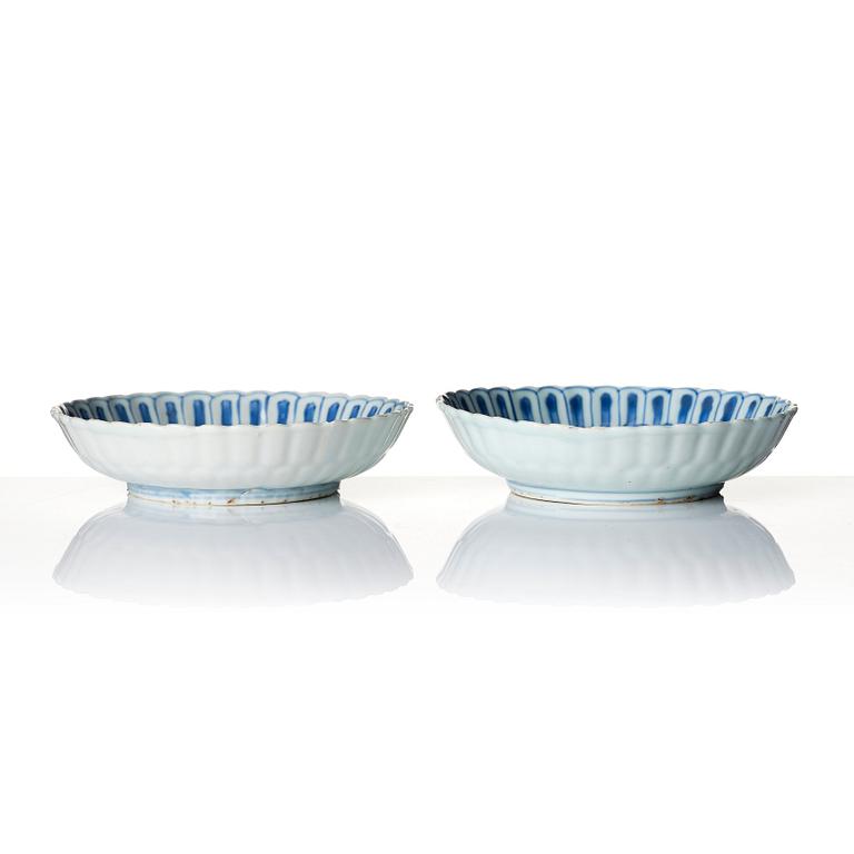 A pair of blue and white dishes, Ming dynasty, Wanli (1572-1620).