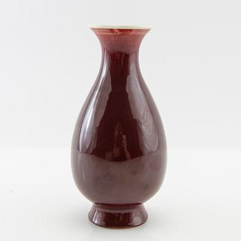 Vase China 19th/20th century porcelain.