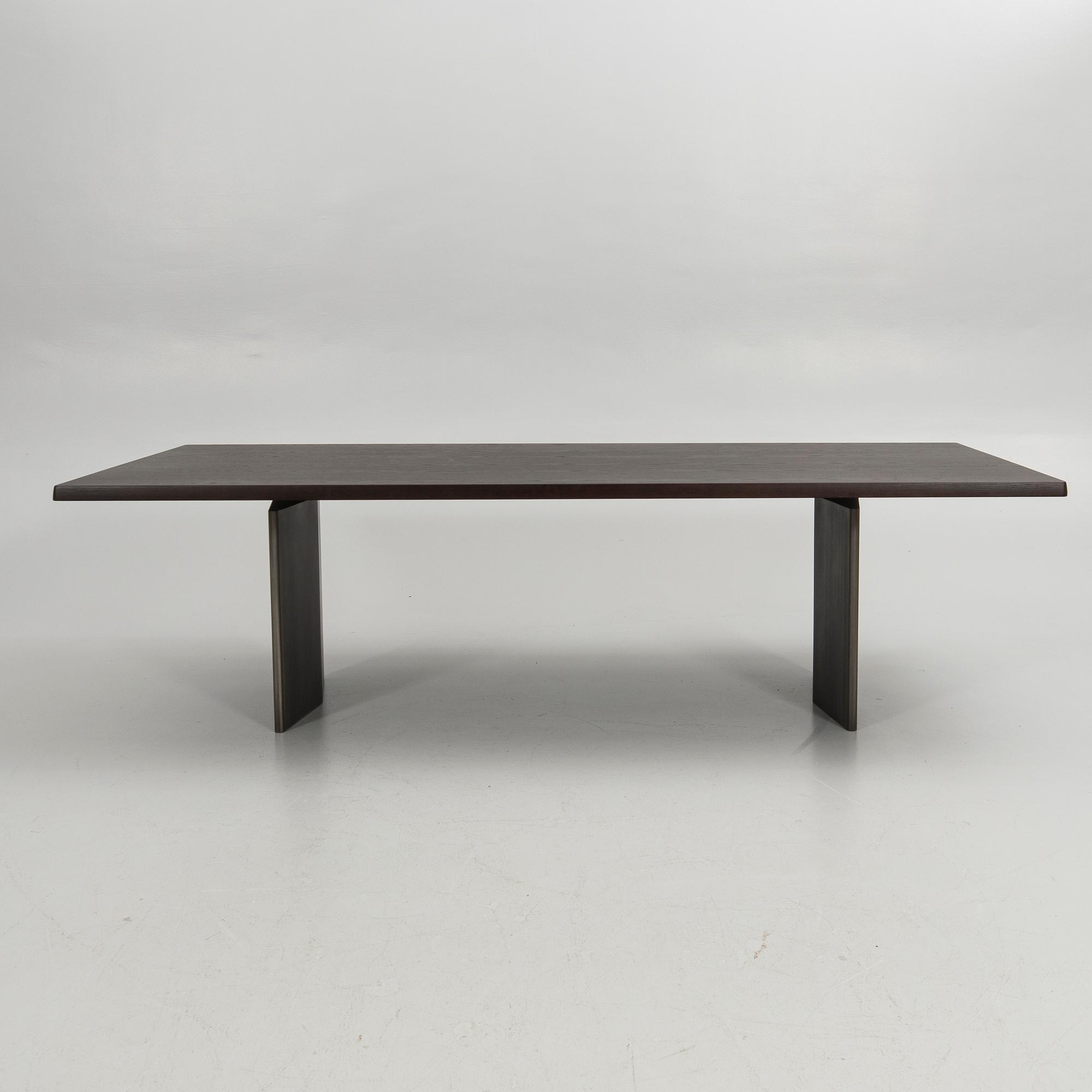 Dining table/table, Minotti, Italy, 21st century.