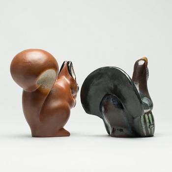 FIGURINER, två st, lergods, Thomas Hellström, Nittsjö, 1900-talets andra hälft.