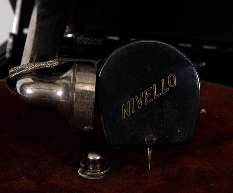 RESEGRAMMOFON, märkt Columbia, England.