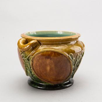 KARL ROBERT SVENSSON, Bowl/Urn, Art Nouveau, Majolica, Höganäs, early 20th century.