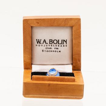 W.A. Bolin, pendant in 18K gold with round brilliant-cut diamonds and enamel.
