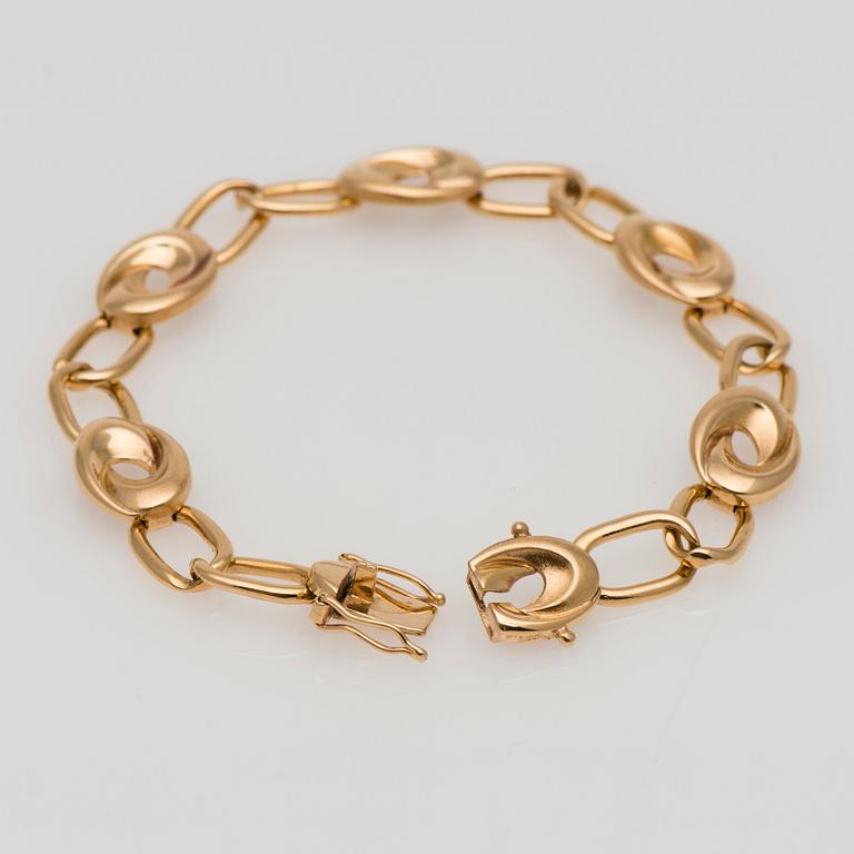 ARMBAND, 18K guld, design Riitta Hakala, Åbo. 1995. Vikt 18,1 g.