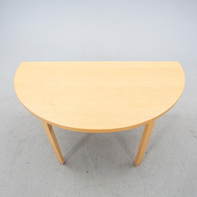 Alvar Aalto, bord modellnr 95, Finland 2000-tal.