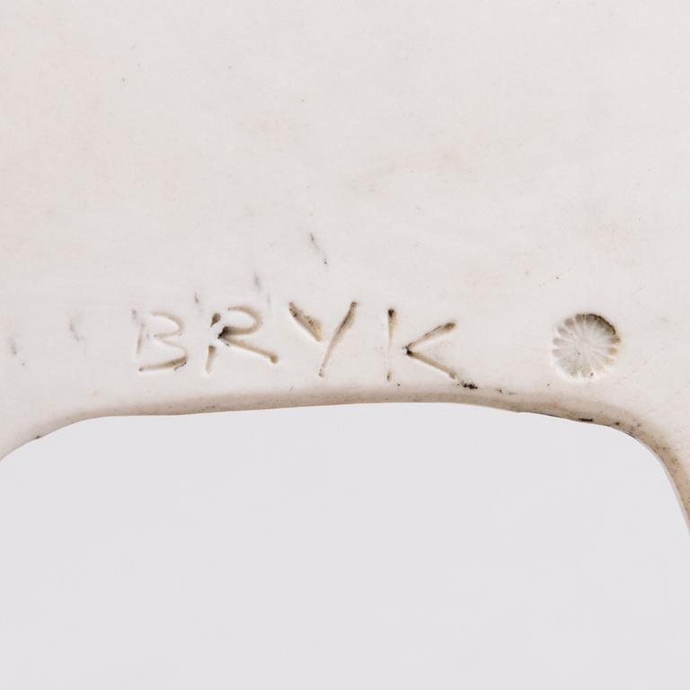 RUT BRYK, reliefi, kivitavaraa, signeerattu BRYK.