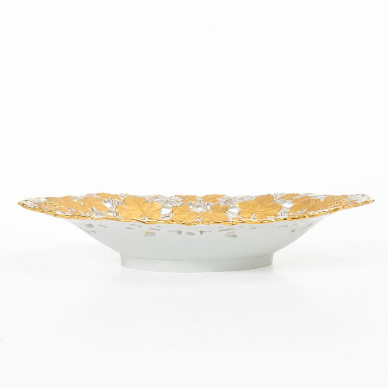 Meissen, A German Meissen basket, first half of the 20th century.