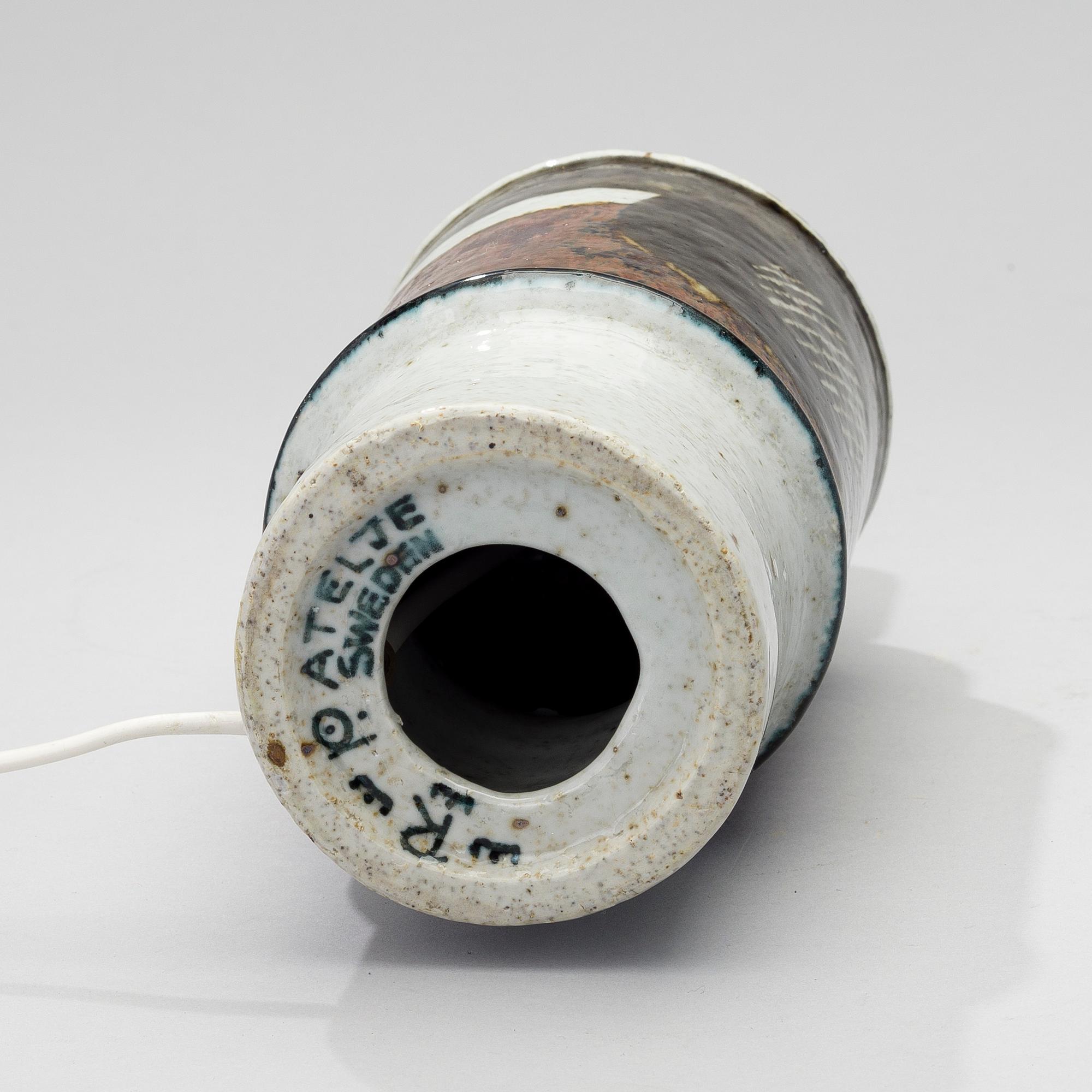 INGER PERSSON LAMPUNJALKA, keramiikkaa, Rörstrand, 1970-luku.