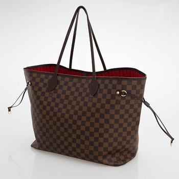 Louis Vuitton, "Neverfull GM" laukku samt pochette.