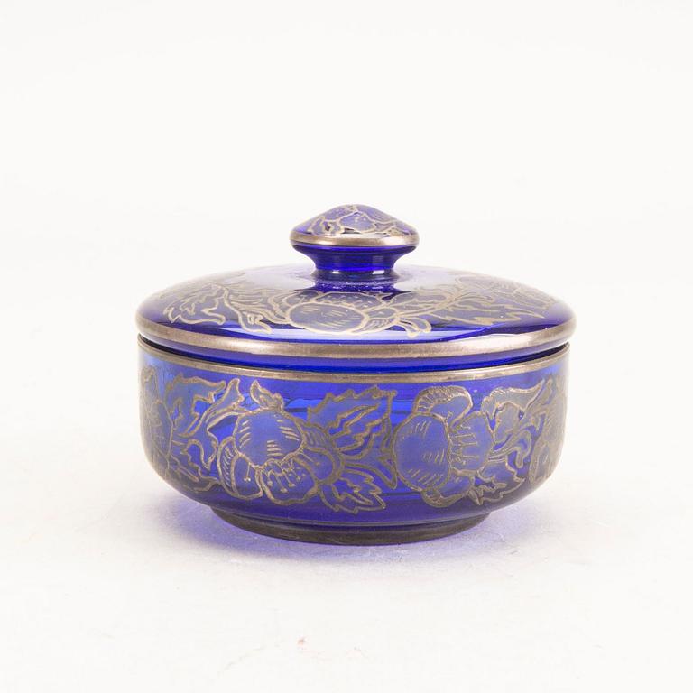 A signed Boda early 1900s glass box.