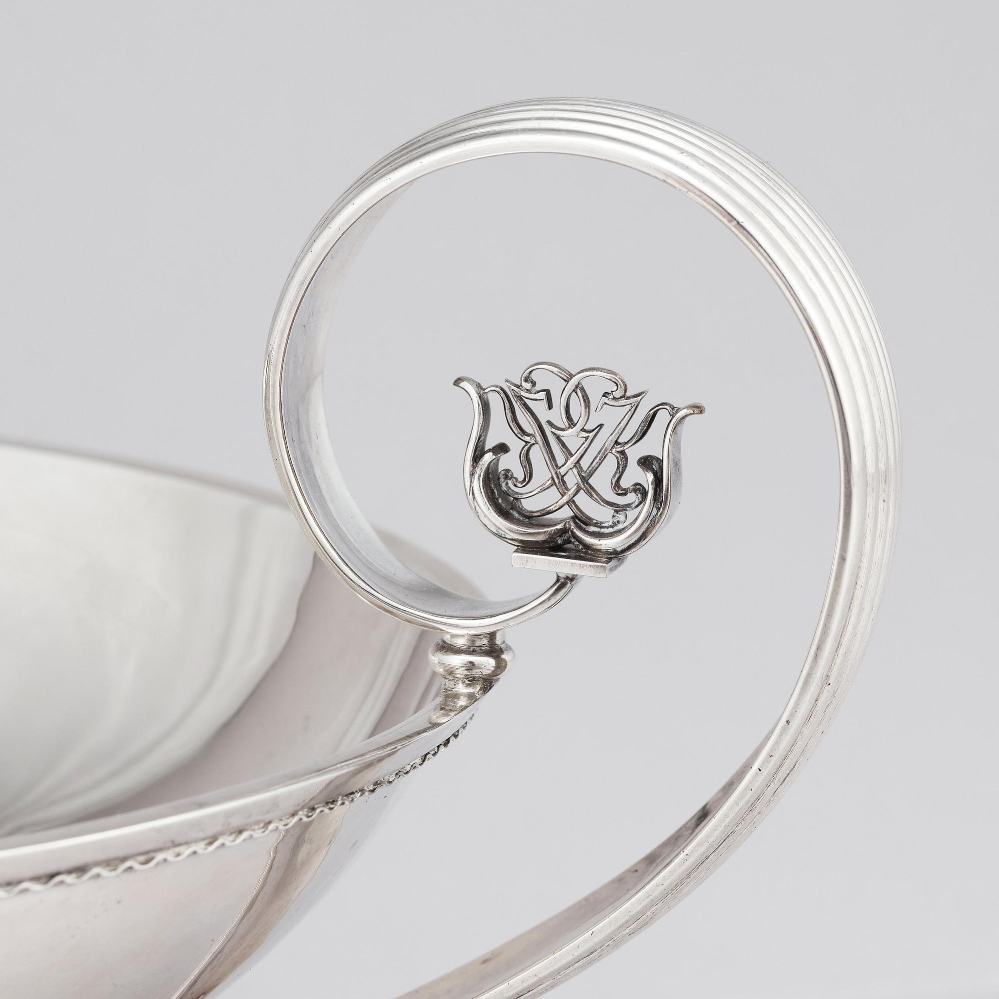 Atelier Borgila, an oval sterling silver footed bowl, Stockholm 1931.