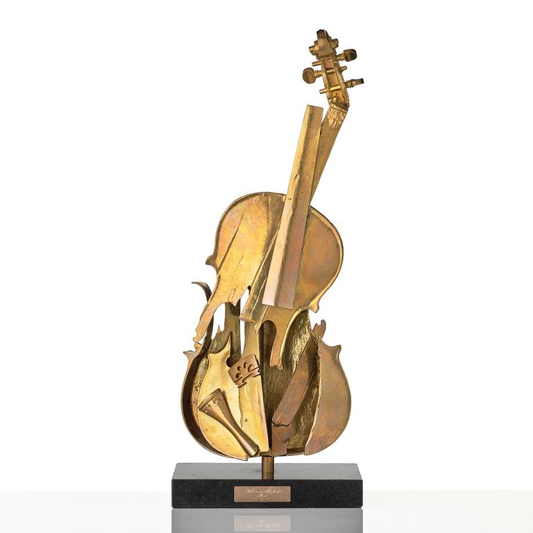 Arman (Armand Pierre Fernandez), "Le Tombeau de Paganini".