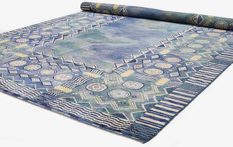 Margareta Sundbom Eichenholz, a knotted pile, 'Skogen och älven' carpet, Gävleborgs Läns Hemslöjdsförening, c. 710 x 384 cm.