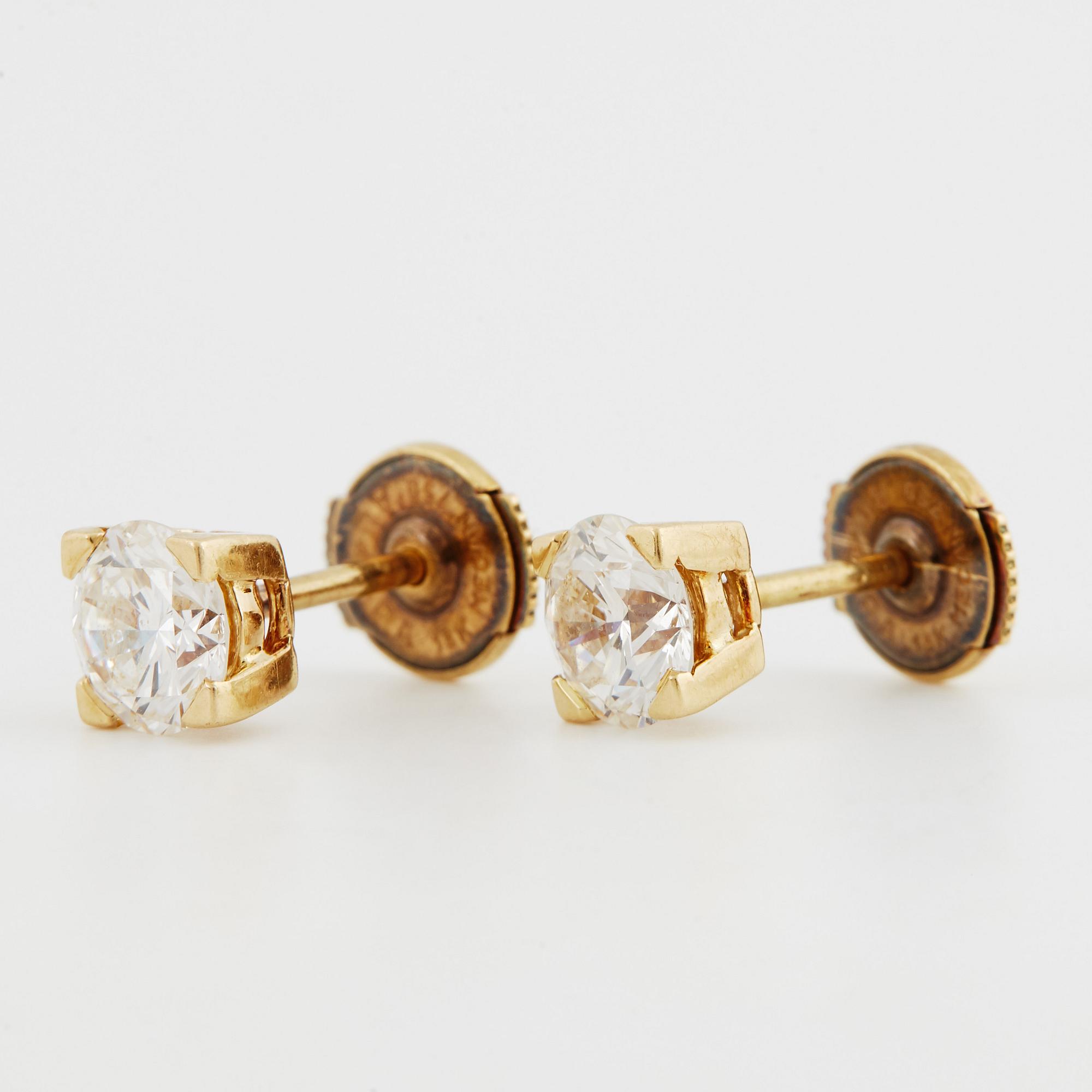 A PAIR OF EARRINGS, 18K gold, brilliant cut diamonds. Weight c. 2.8 g.