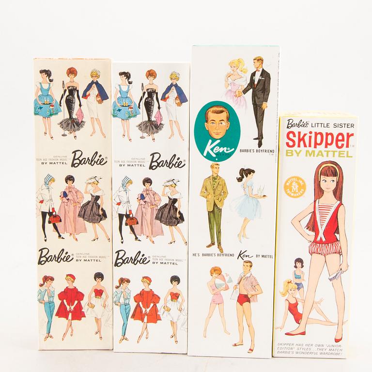 Dockor 4 st samt litteratur Barbie, Ken och Skipper Mattel 1960-tal.