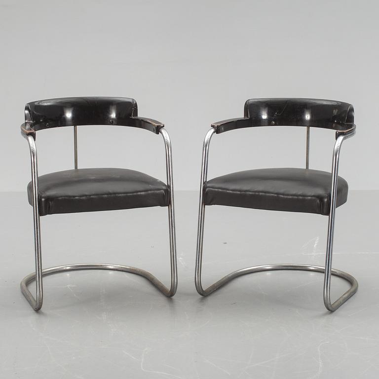 KARMSTOLAR, ett par, 1930-40-tal.