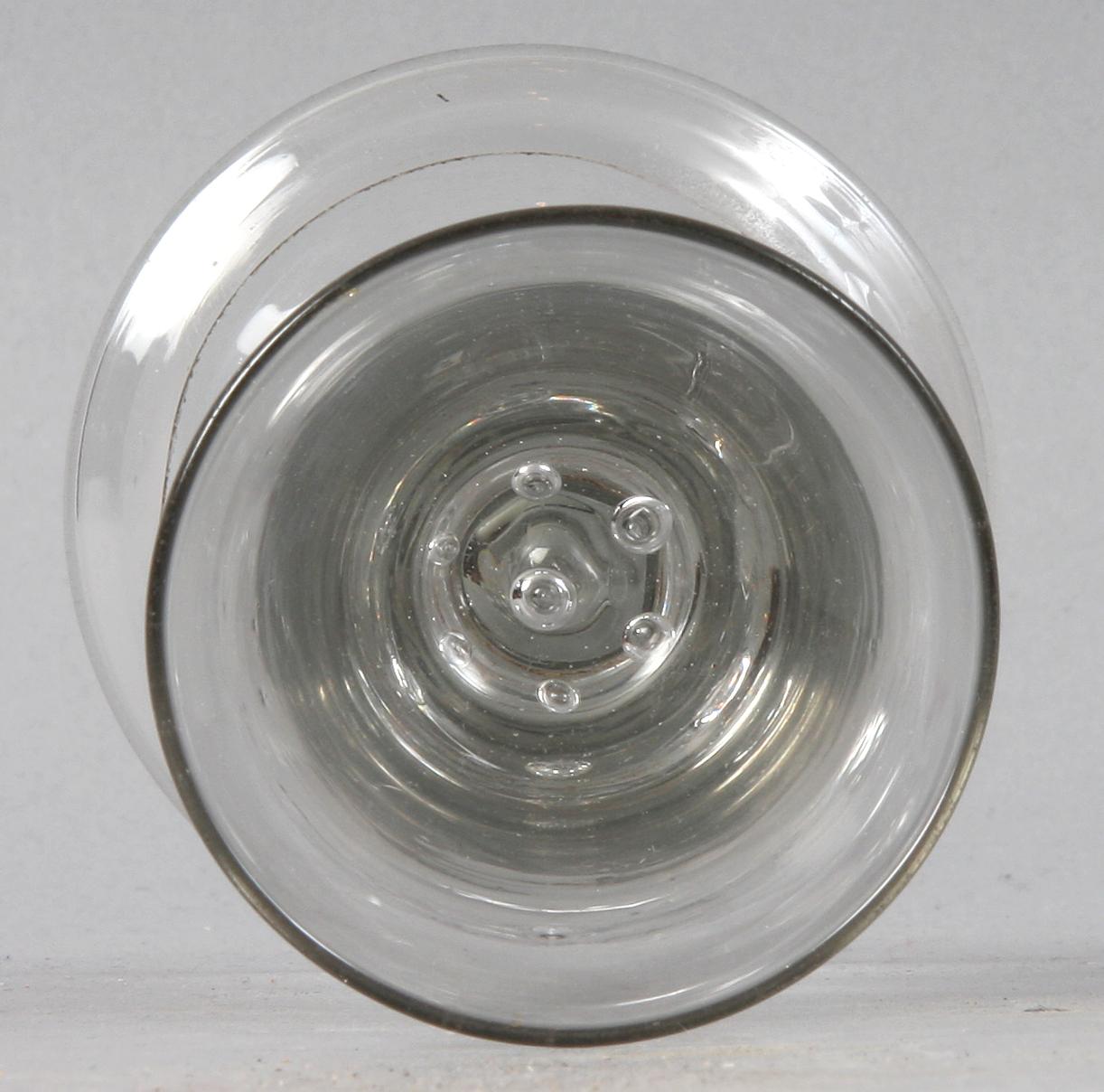 GLAS, s k hessisk typ, 1700-tal.