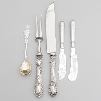 Silver serving cutlery, three with mark of Ferdinand Timper, Helsinki 1901-02 and a pair with German marks, ca. 1900.