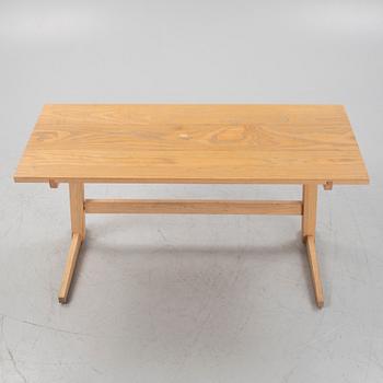 Matbord, tillverkat på Sävar snickeri.