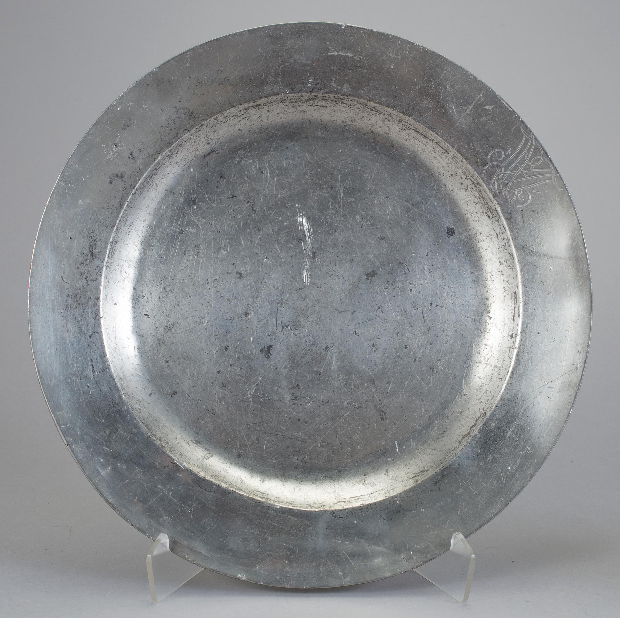 FAT samt PRISMAFLASKA, tenn, Calmar samt England, 1700-tal.