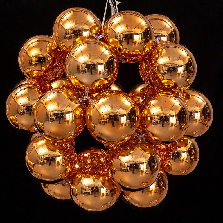 WINNIE LUI, taklampa, "Beads Penta, Innermost.