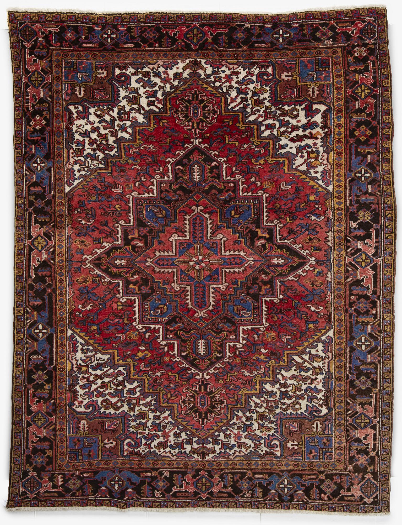 Carpet, Heriz/Gorowan, ca 310 x 240 cm.